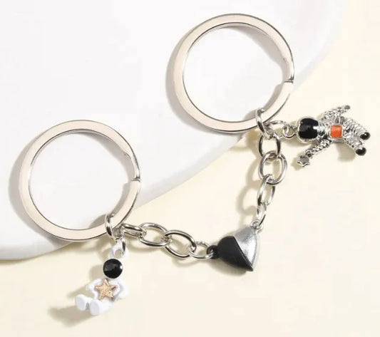Spaceman Magnetic Love Keychain